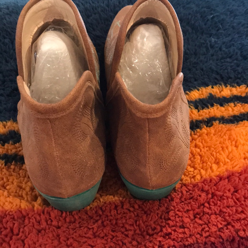 Booties - Picture 4 of 4